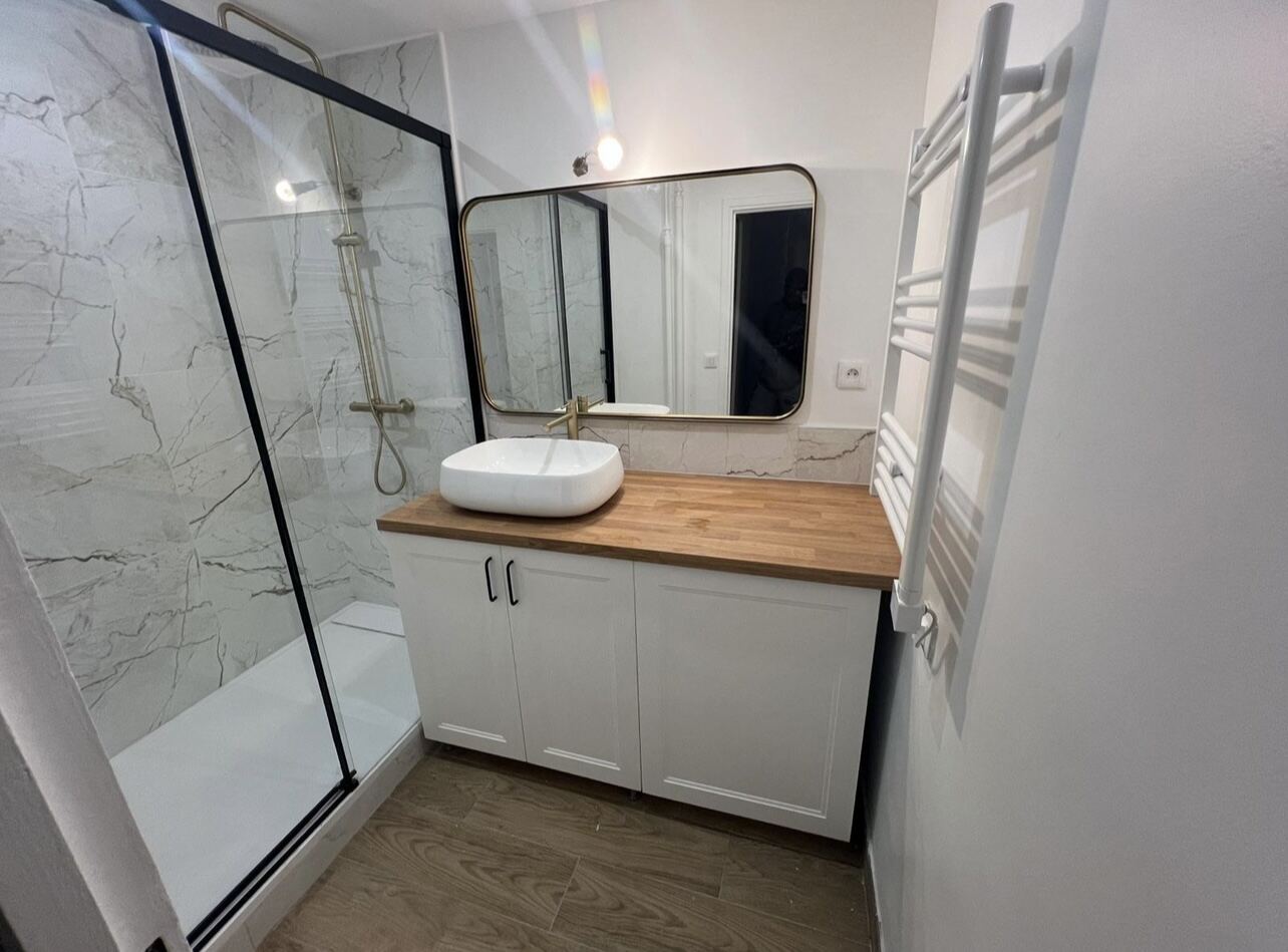 Rénovation salle de bain moderne